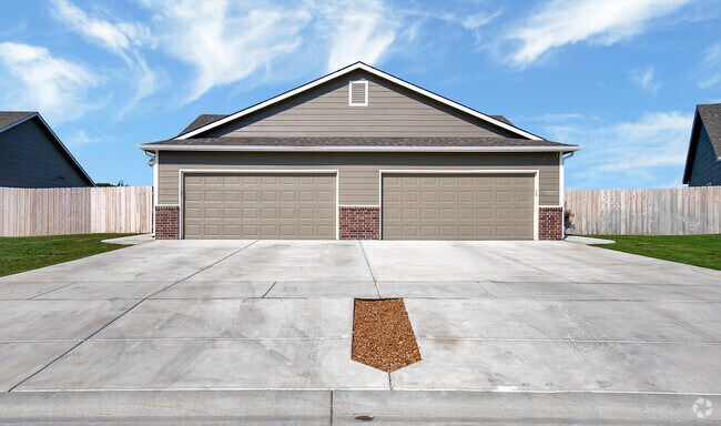 Building Photo - 1341 Azena St Rental