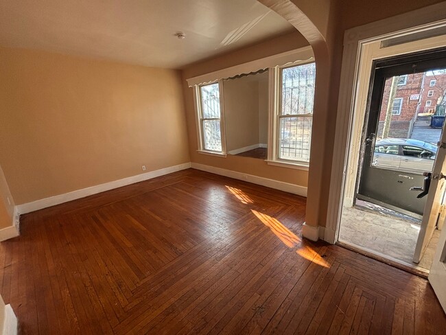 Photo - 37 Hotchkiss St Apartment Unit 37 Hotchkiss