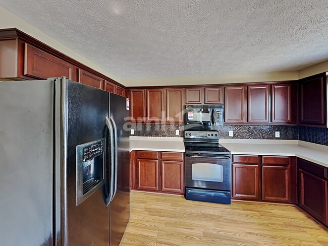 Photo - 4529 Hawthorn Dr