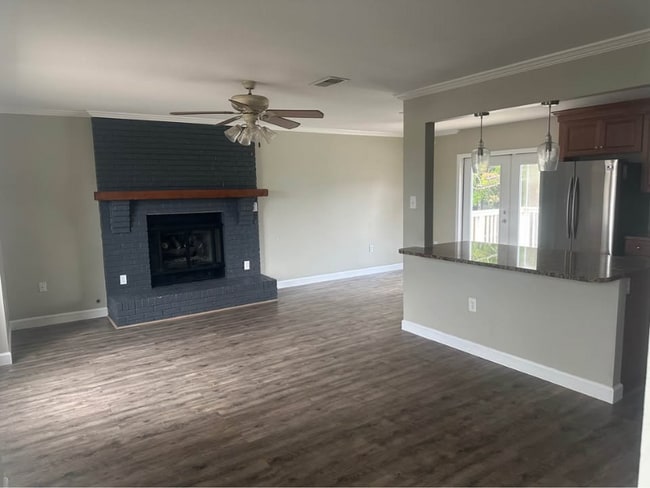 Photo - 1110 Airport Rd