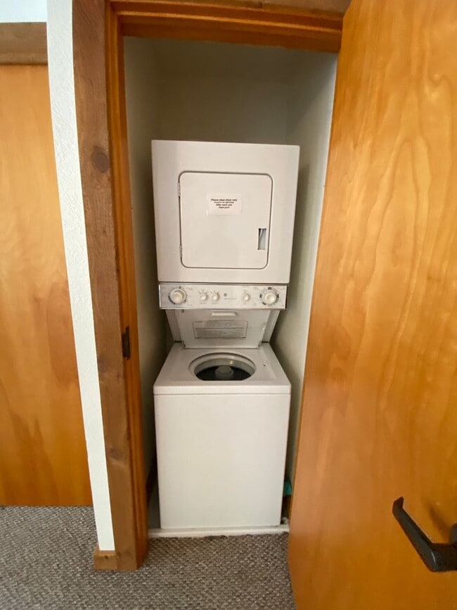 Photo - Pet Friendly (1 dog only) Ponds Studio