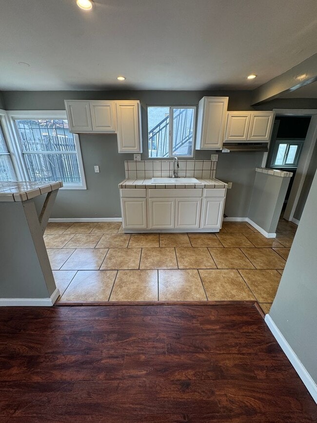 6228 S Van Ness Ave Unit 6230