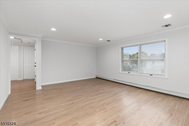 Photo - 4 Coppola St