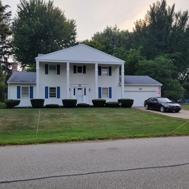 Building Photo - 802 Wedgewood Dr Rental