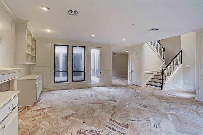 Photo - 15747 Tanya Cir