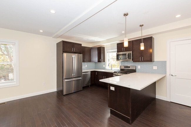 Building Photo - 59 Catherine St Unit 1