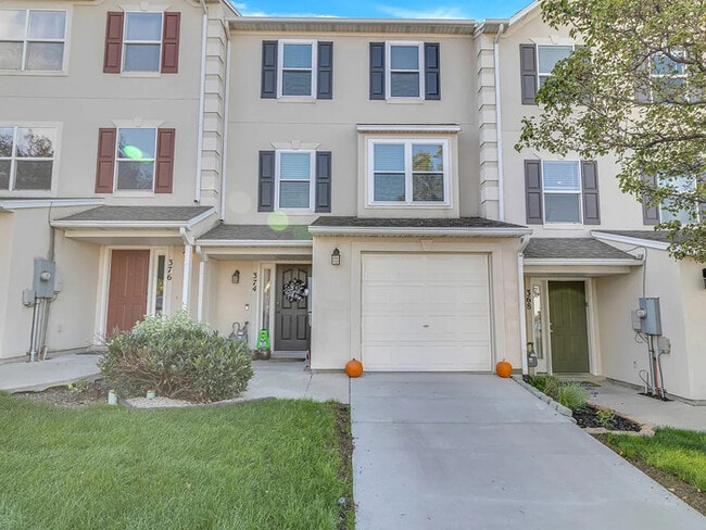 Building Photo - Available Soon!