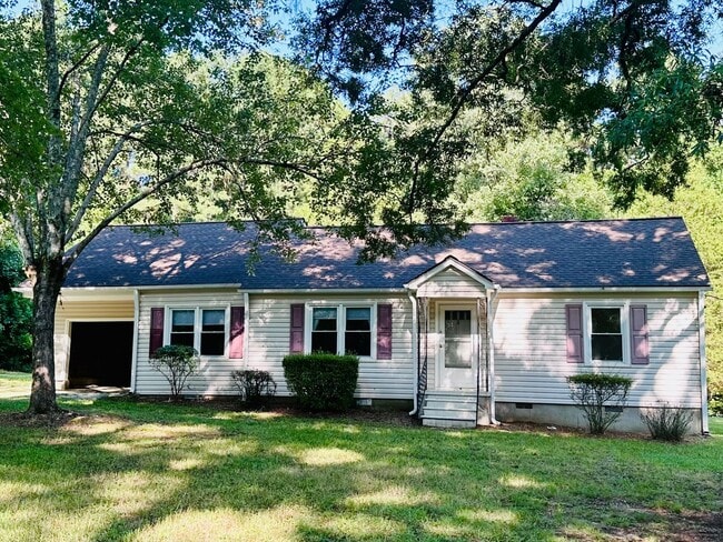 Building Photo - 3 Bedroom House on One Acre of Land!