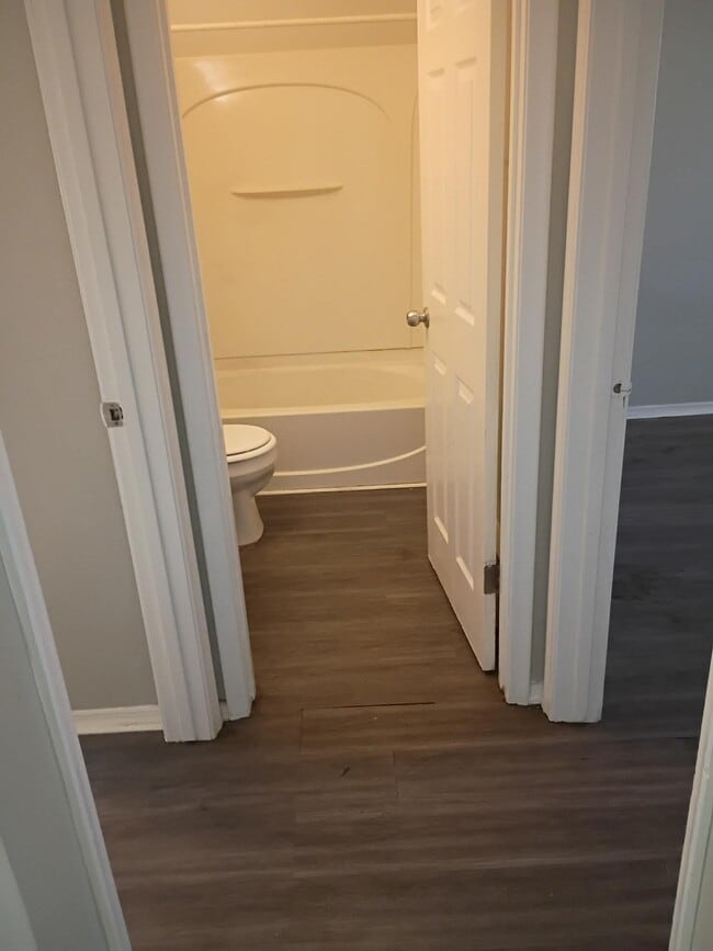 Photo - 251 Graham St