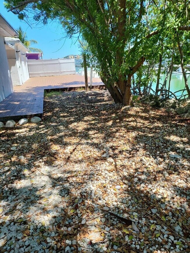 Photo - 7707 Hawthorne Ave