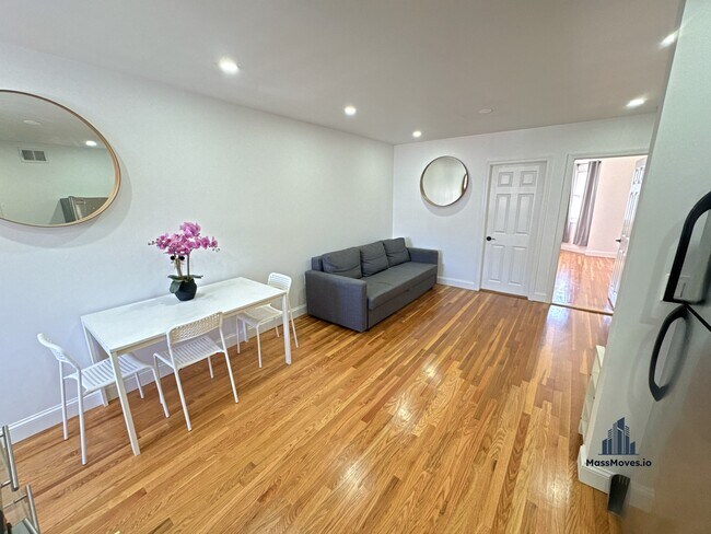 Photo - 287 Dorchester St Unit 3