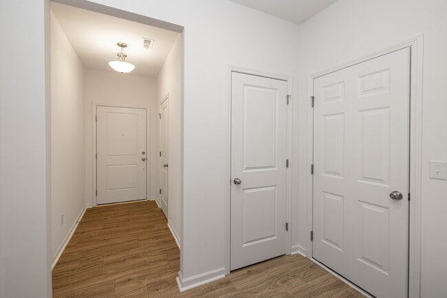 Photo - 3 br townhome Walking Distance to Downtown...