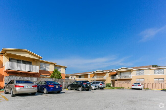 Photo - Doral Gardens