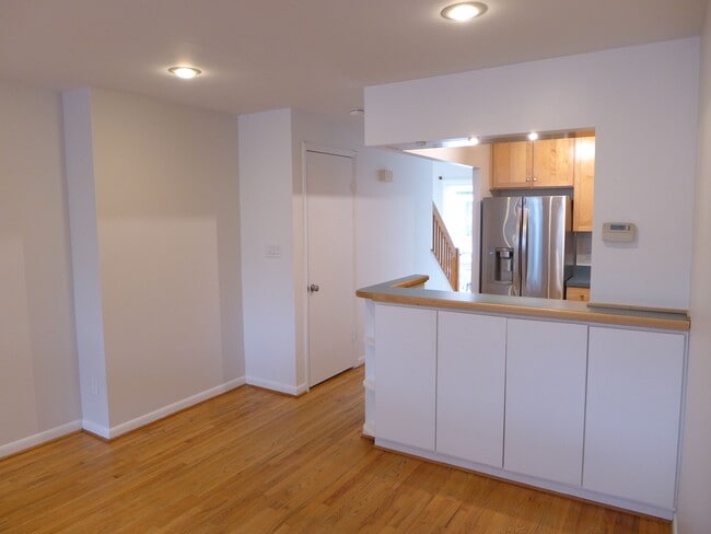 Photo - 713 S Hanover St