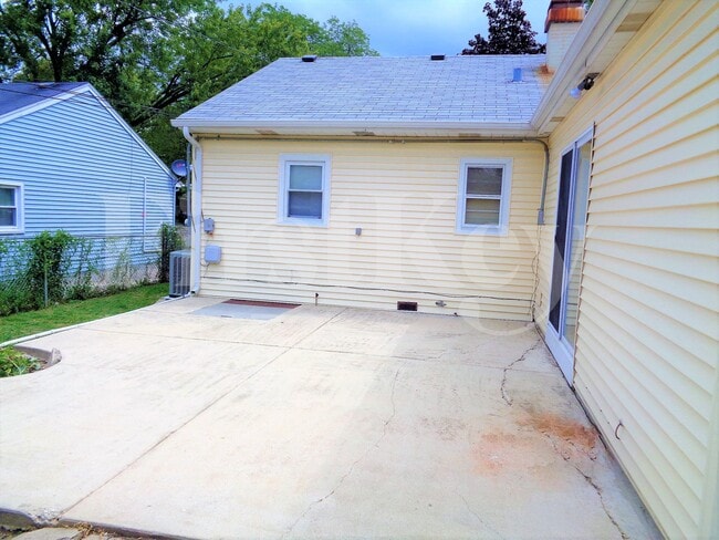 Photo - 724 Gates St