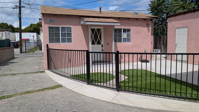 Building Photo - 5943 Camellia Ave Unit 5943