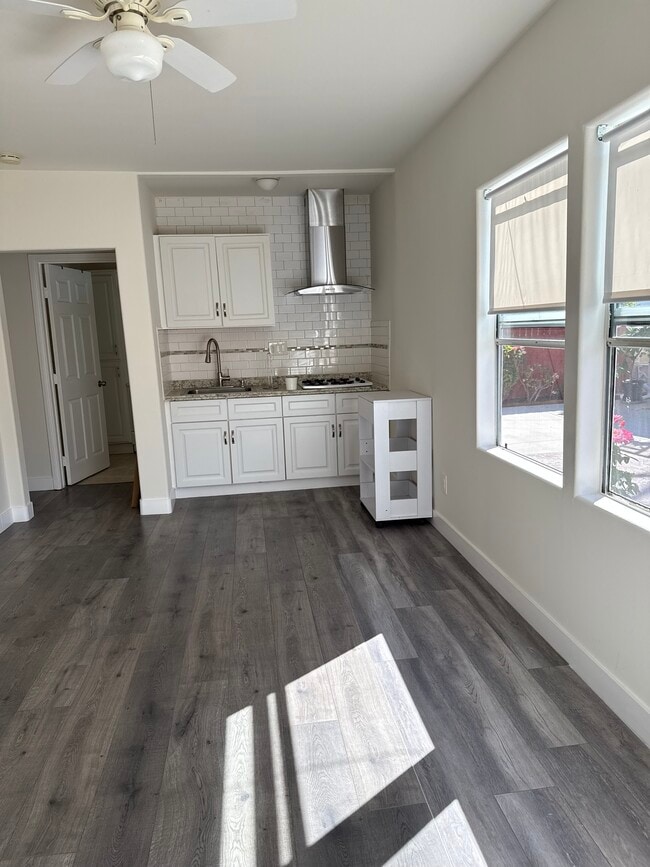 Photo - 628 W Lexington Dr