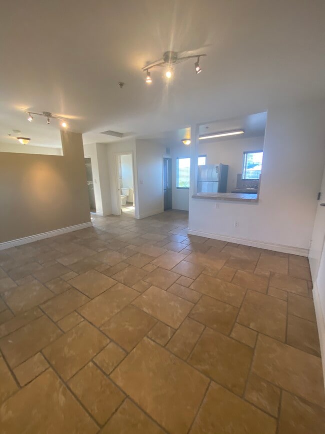 Photo - 5255 Denny Ave Unidad 5255