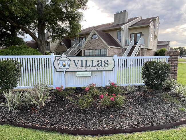 Villas on the Square Condominium - 5001 Grande Dr Condo Unit 911