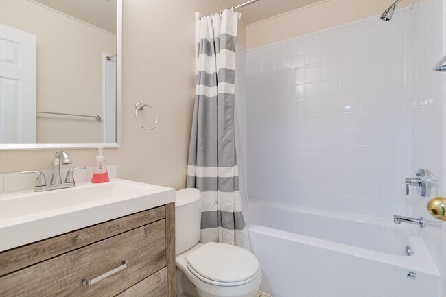 Photo - Crofton Condo For Rent