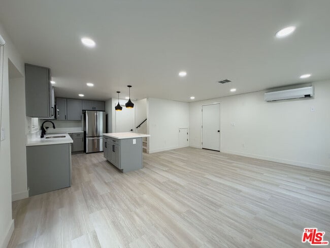 Photo - 2757 Andreo Ave Unidad 12