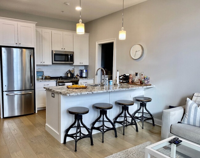 kitchen - 77 Van Dam St Unidad #201