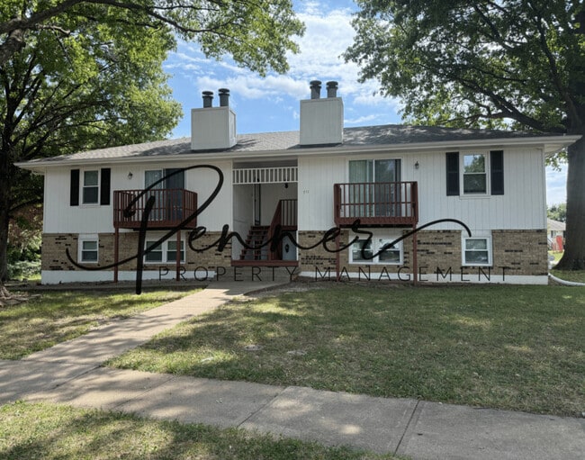 Building Photo - 711 BARNES Dr Rental