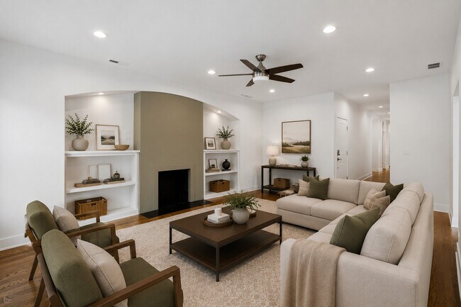 Photo - 6914 N Sheridan Rd