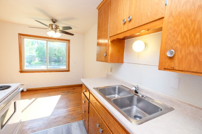 Photo - Minnehaha Apartments | 4330