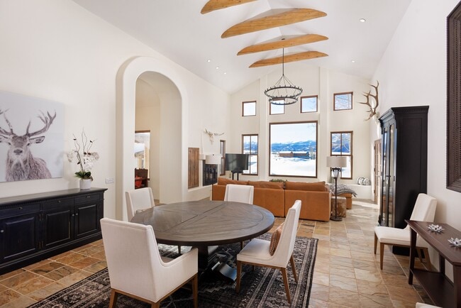 Photo - 661 Green Meadow Dr