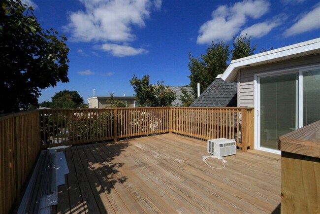 Photo - 206 Summer St