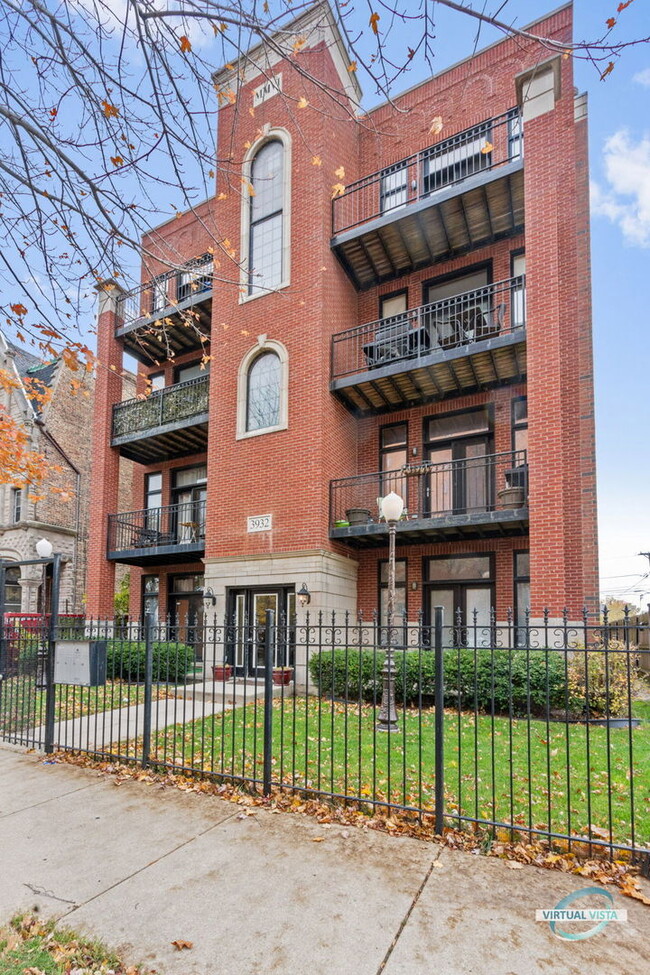 Photo - 3932 S Lake Park Ave Condominio Unidad 4N