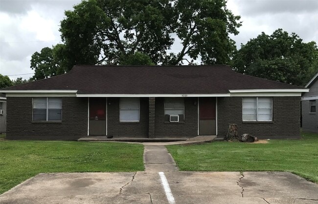 Photo - 4223 Rockingham St