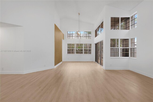 Photo - 1525 Seabay Rd