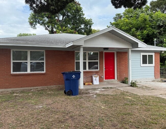 Building Photo - 117 Thelma Ln Rental