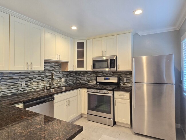 Photo - 450 California St Unit 3