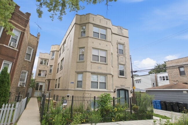 Building Photo - 2619 N Harding Ave Unit 3