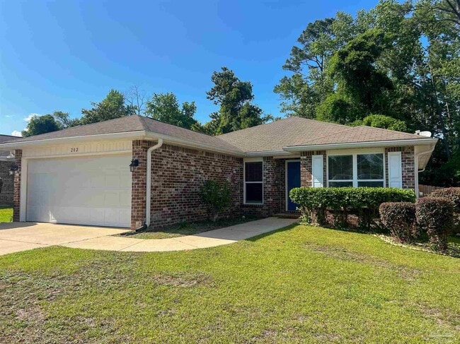 Photo - 202 Creekview Dr House