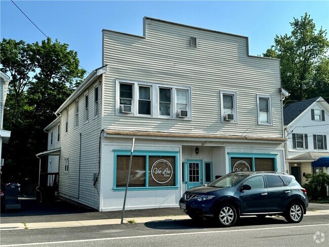 Building Photo - 26 E Main St Unit 4 Rental