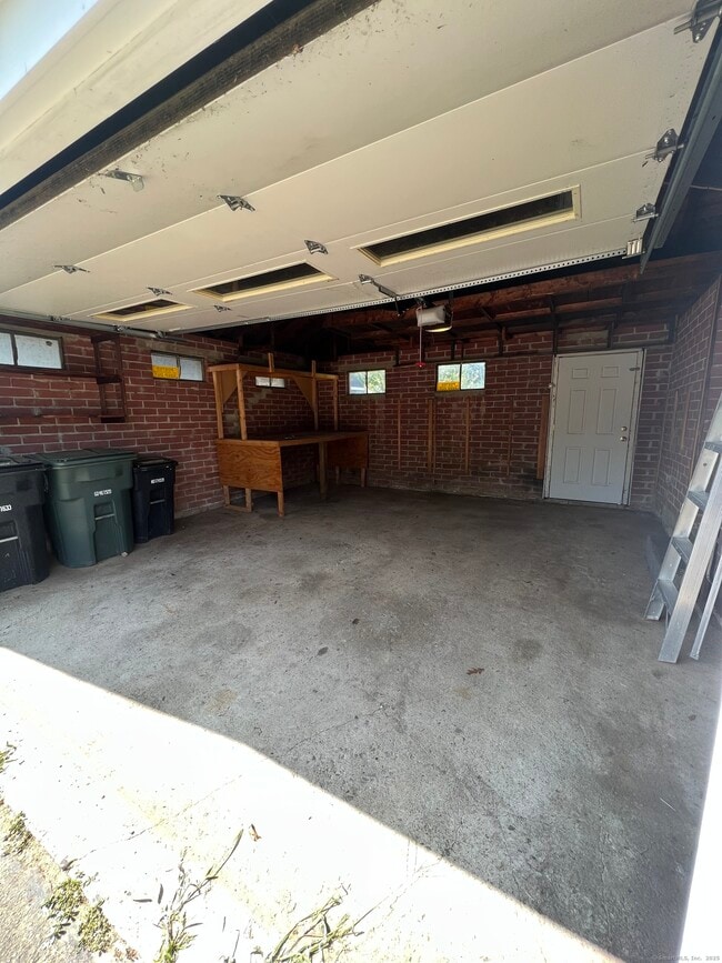 Photo - 21 Meadowside Rd