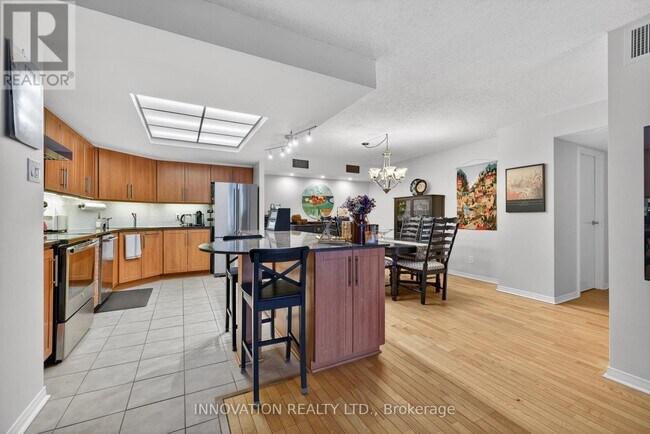 Photo - 160 George St Unité 1701