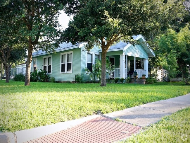 Building Photo - 103 6th St Rental