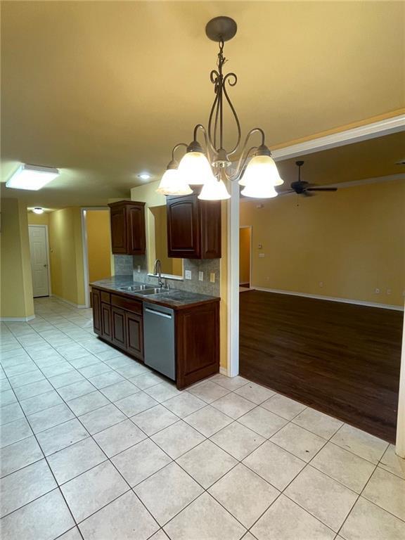 Photo - 143 Fox Run Cir