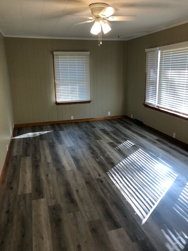 Photo - 1203 Benton Ave