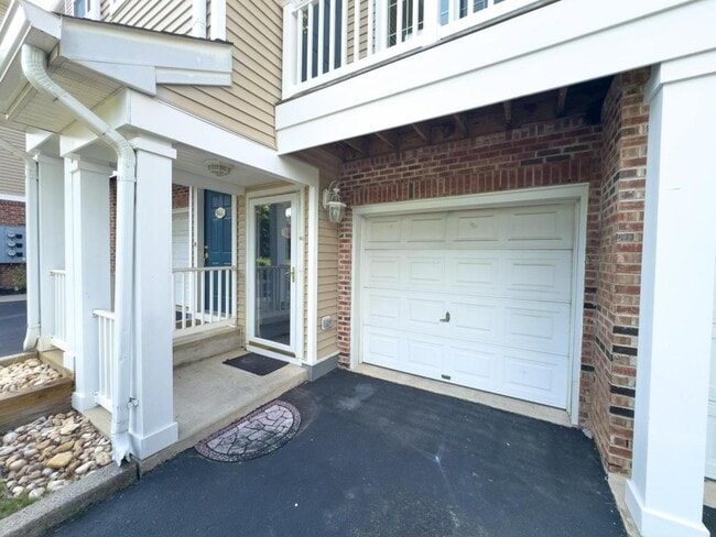 Photo - 942 Nittany Ct