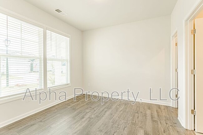 Photo - 364 White Peach Wy