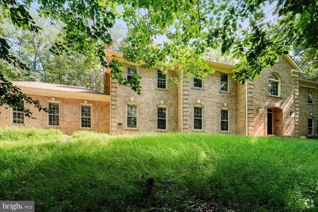 Building Photo - Spacious SF home in Potomac