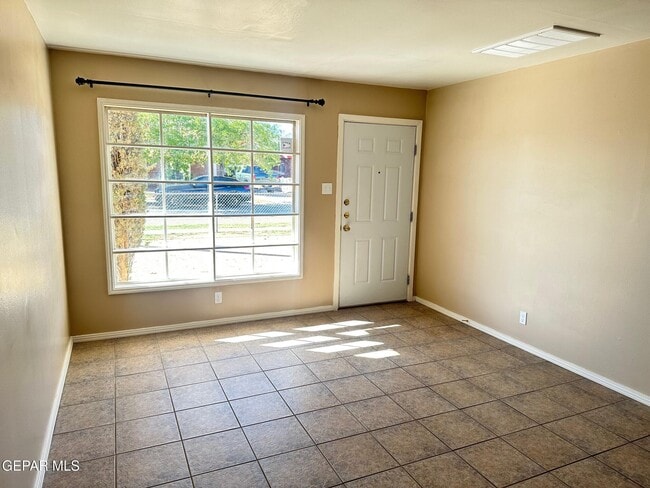 Photo - 8308 Mt Ranier Dr