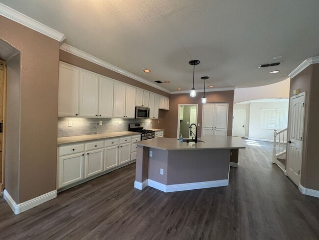 Photo - 139 Ainger Cir