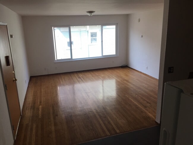 Building Photo - 1730 Stuart St Unit A